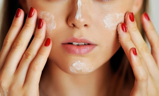 dùng kem dưỡng ẩm để chống lão hóa hiệu quả nhất